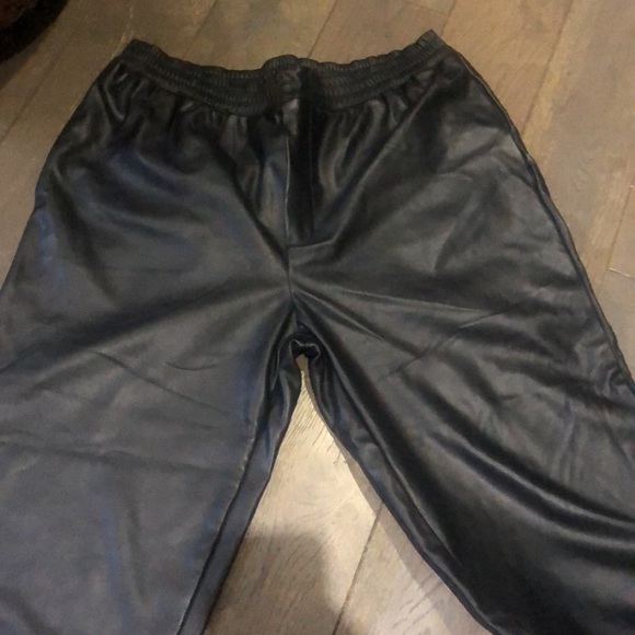 New without Tags 🏷️Frnch Faux leather pants - Picture 3 of 9